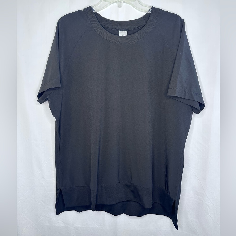 Members mark short sleeve athletic top